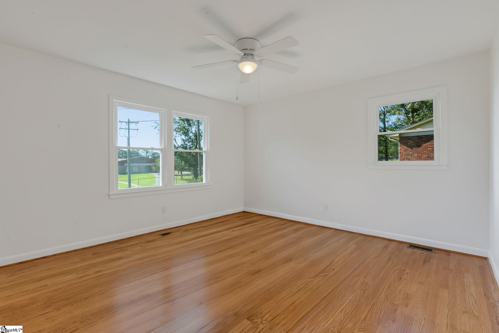 128 Saint James Drive Spartanburg, SC 29301