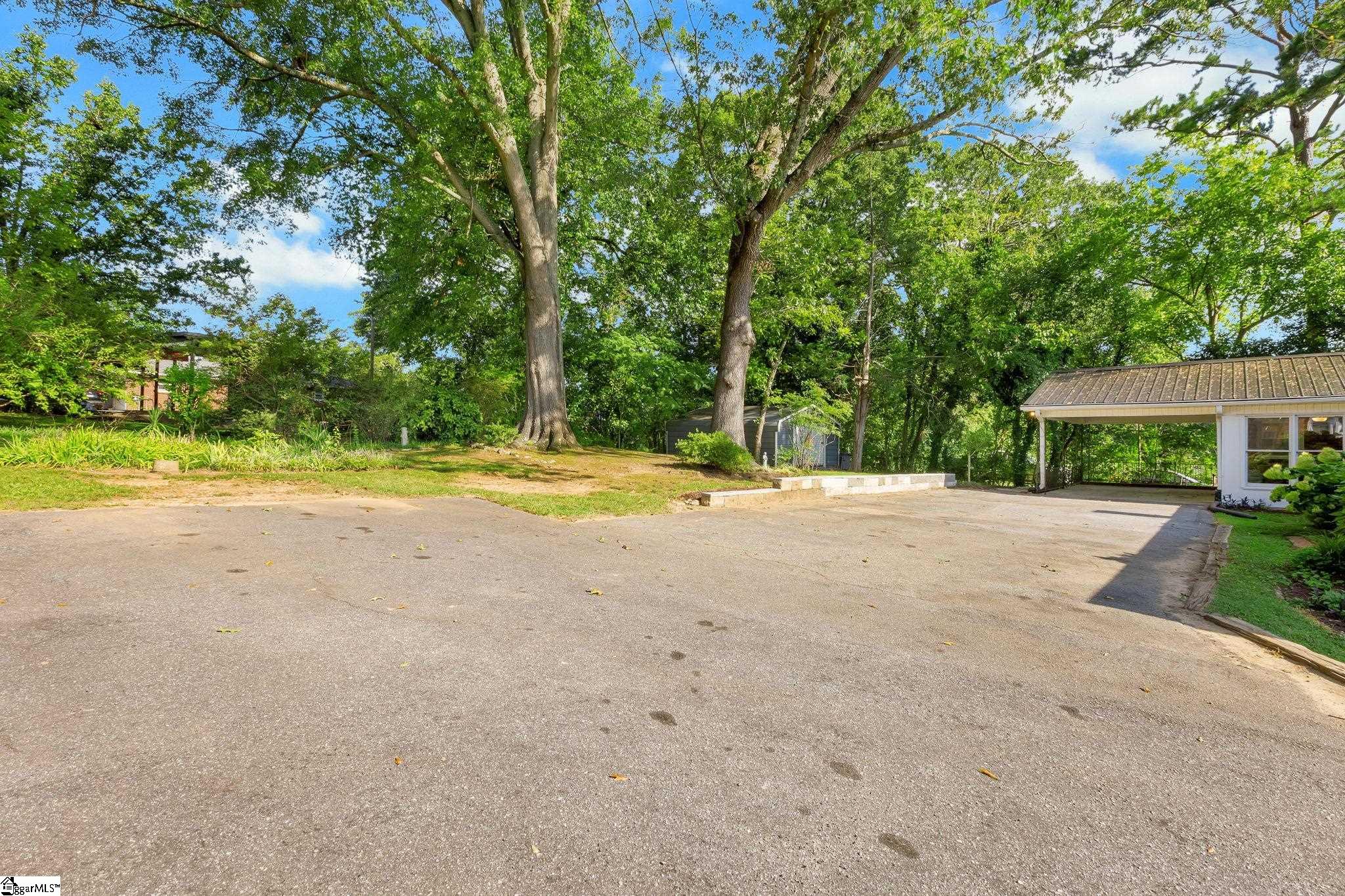 128 Saint James Drive Spartanburg, SC 29301