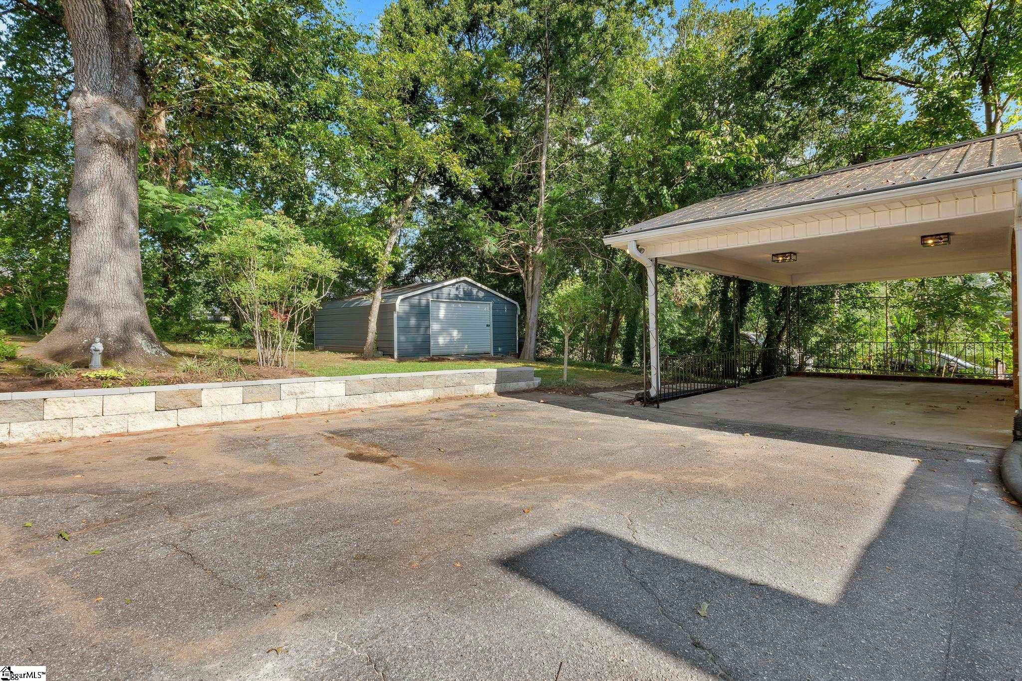 128 Saint James Drive Spartanburg, SC 29301