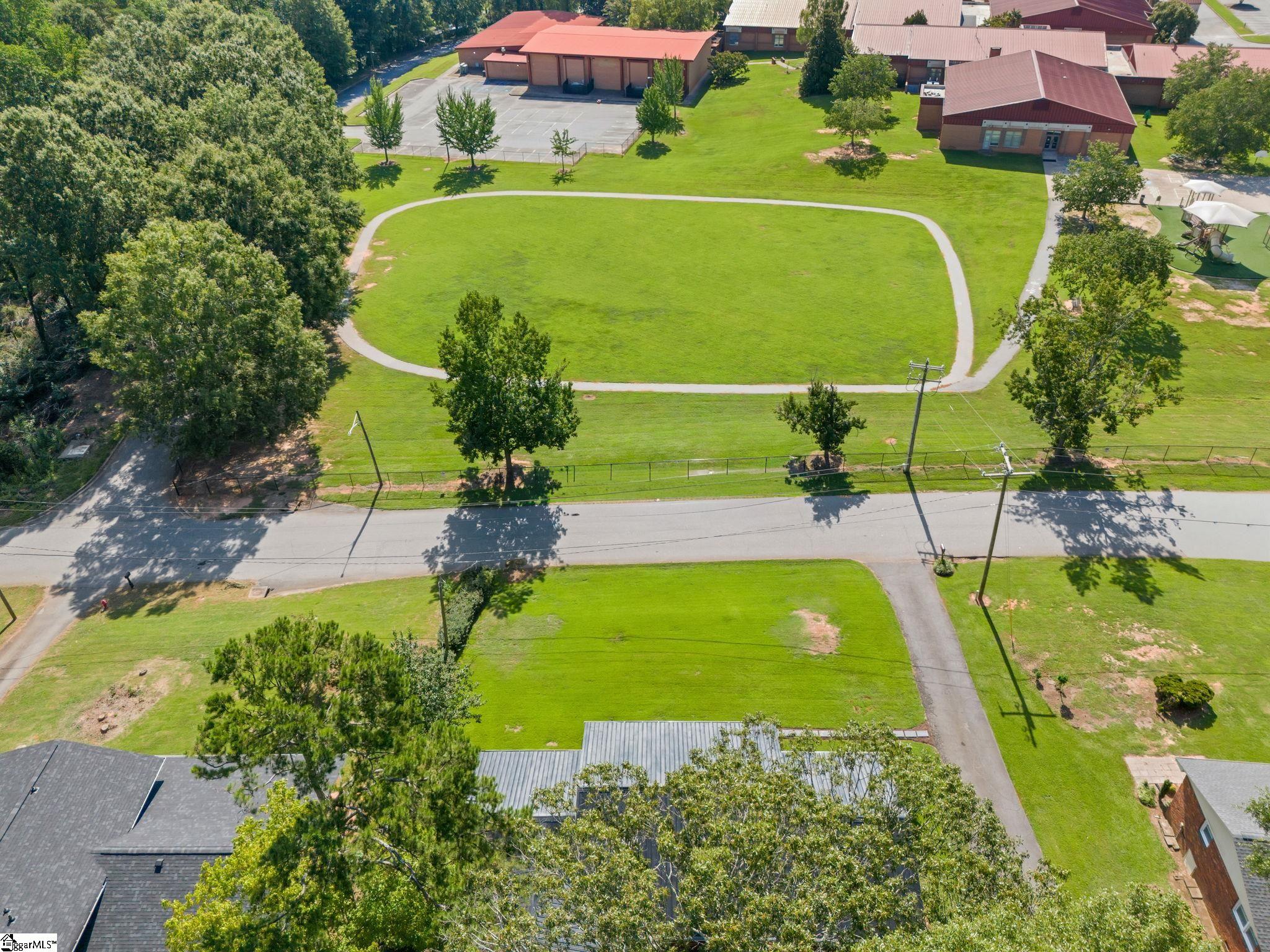 128 Saint James Drive Spartanburg, SC 29301