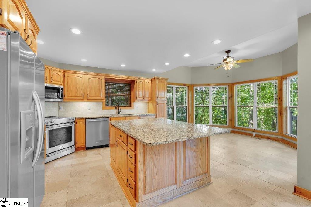 30 Gulf Stream Lane Salem, SC 29676