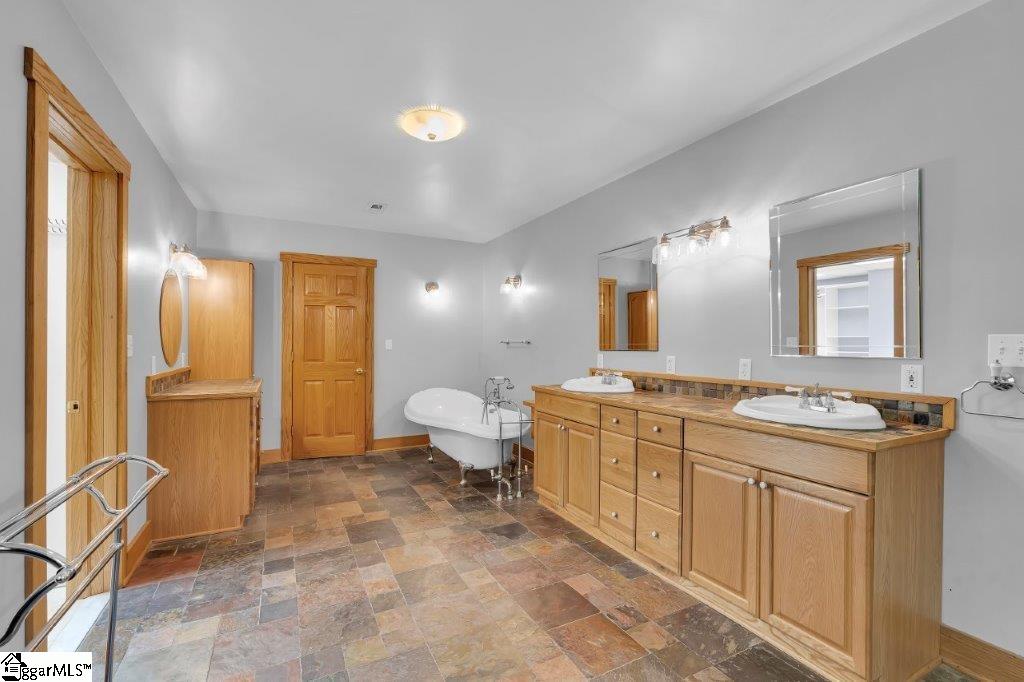 30 Gulf Stream Lane Salem, SC 29676