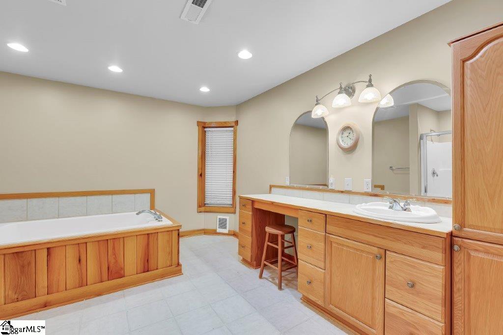 30 Gulf Stream Lane Salem, SC 29676