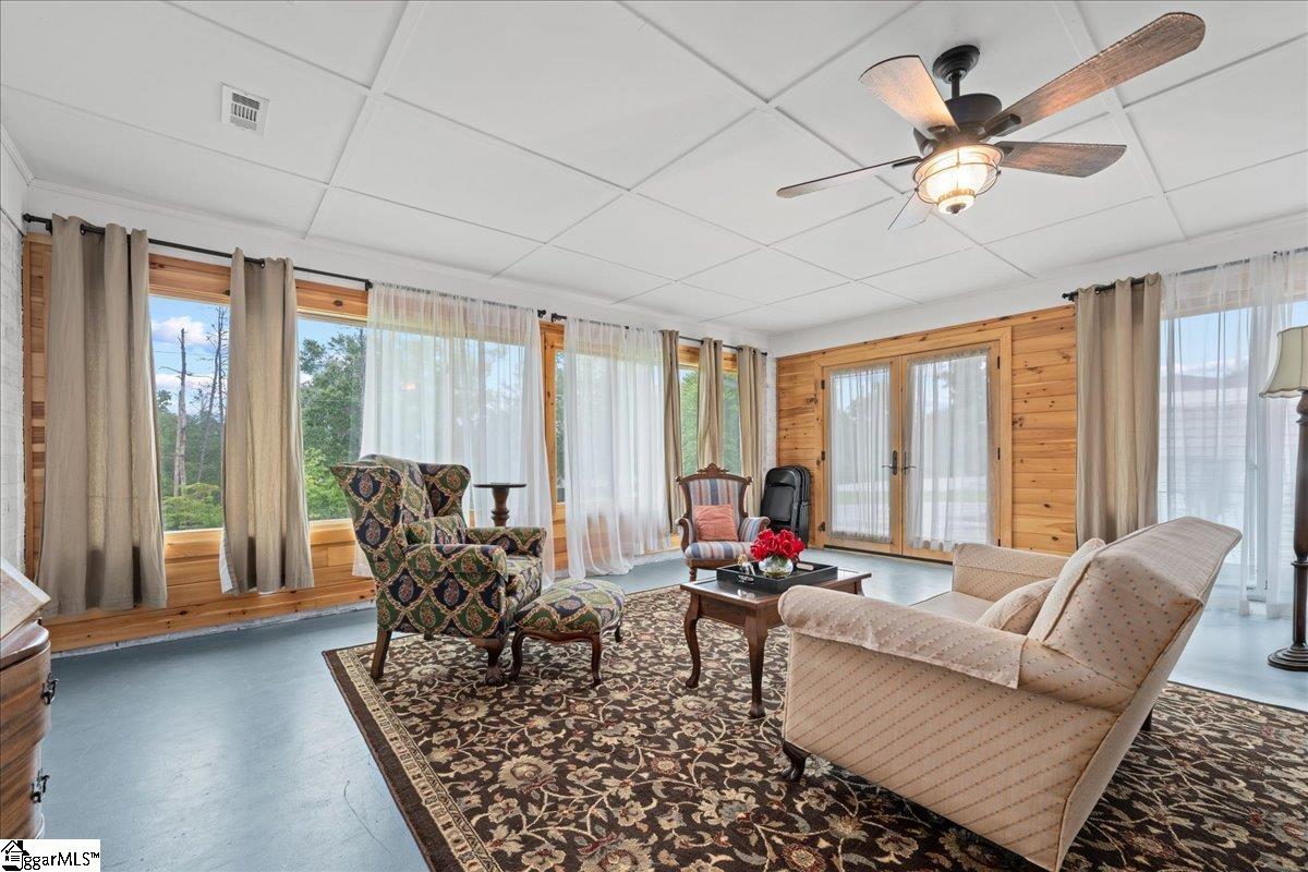 1473 E Tamassee Drive Seneca, SC 29672