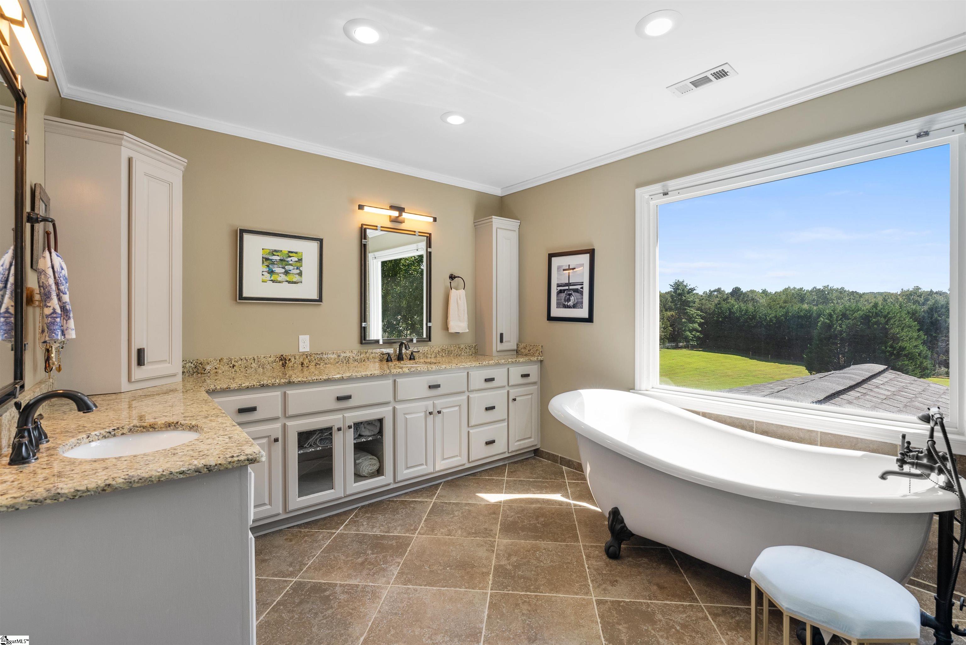 208 Bruce Meadow Road Simpsonville, SC 29681