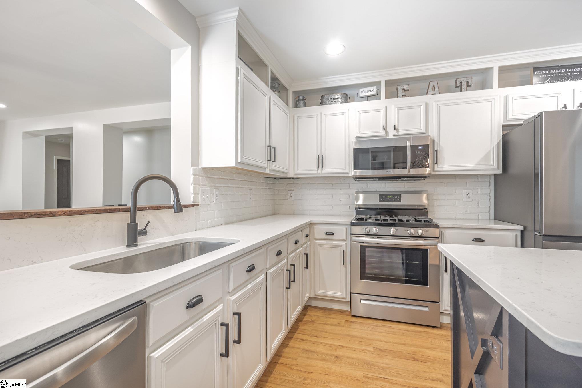 662 Branch View Drive Boiling Springs, SC 29316