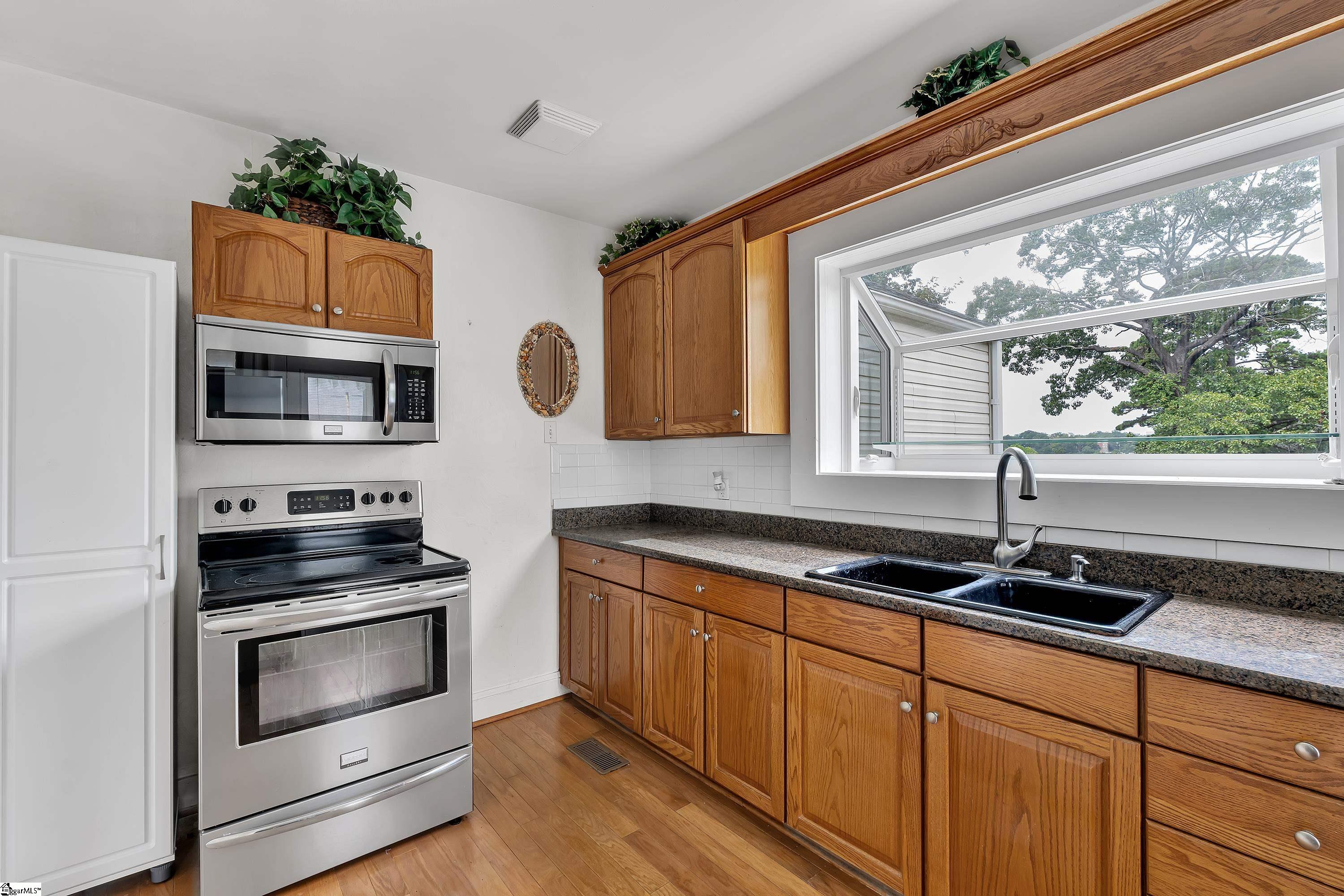 18 McAdoo Avenue Greenville, SC 29607