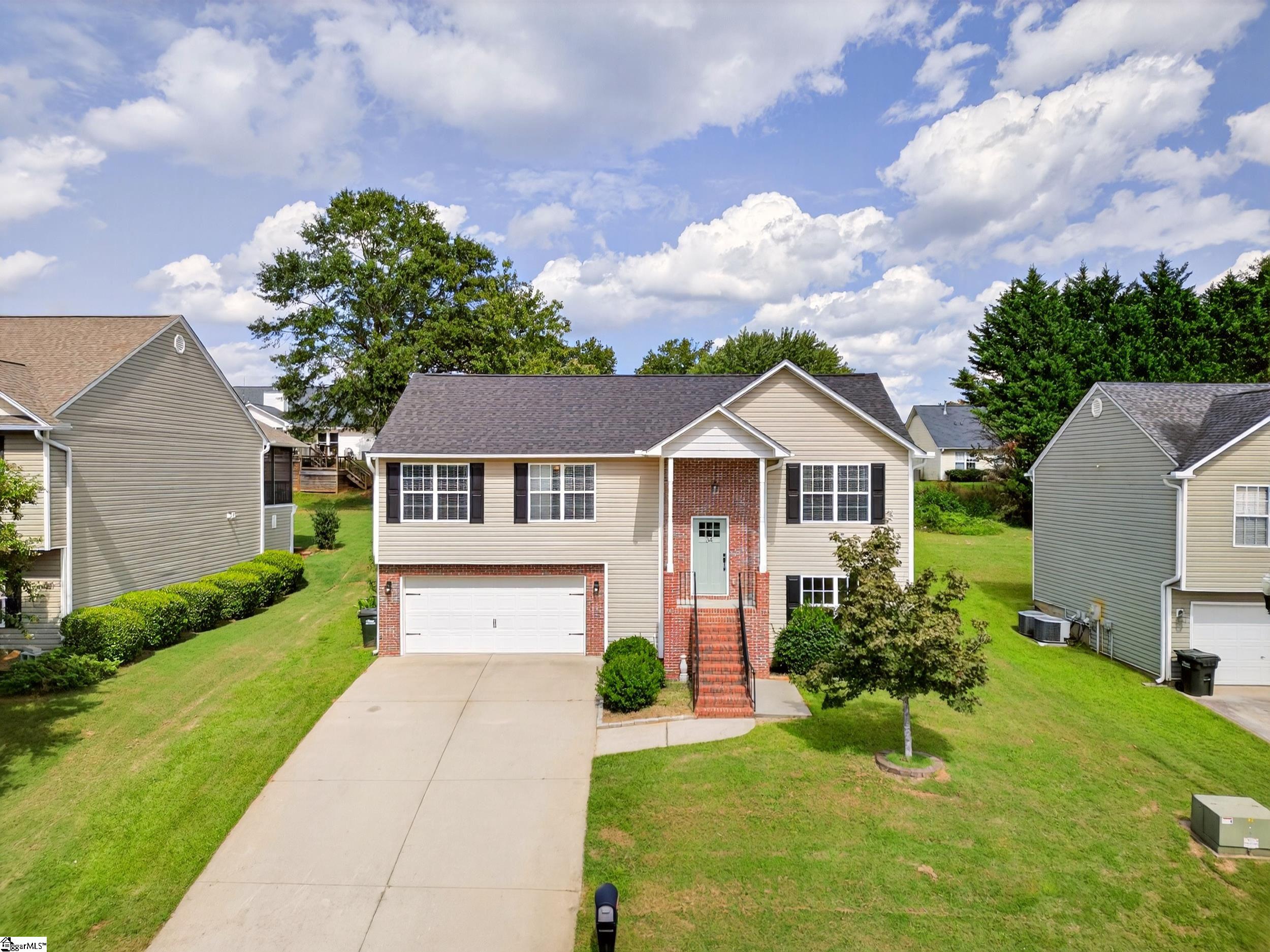 34 Spring Fellow Lane Taylors, SC 29687