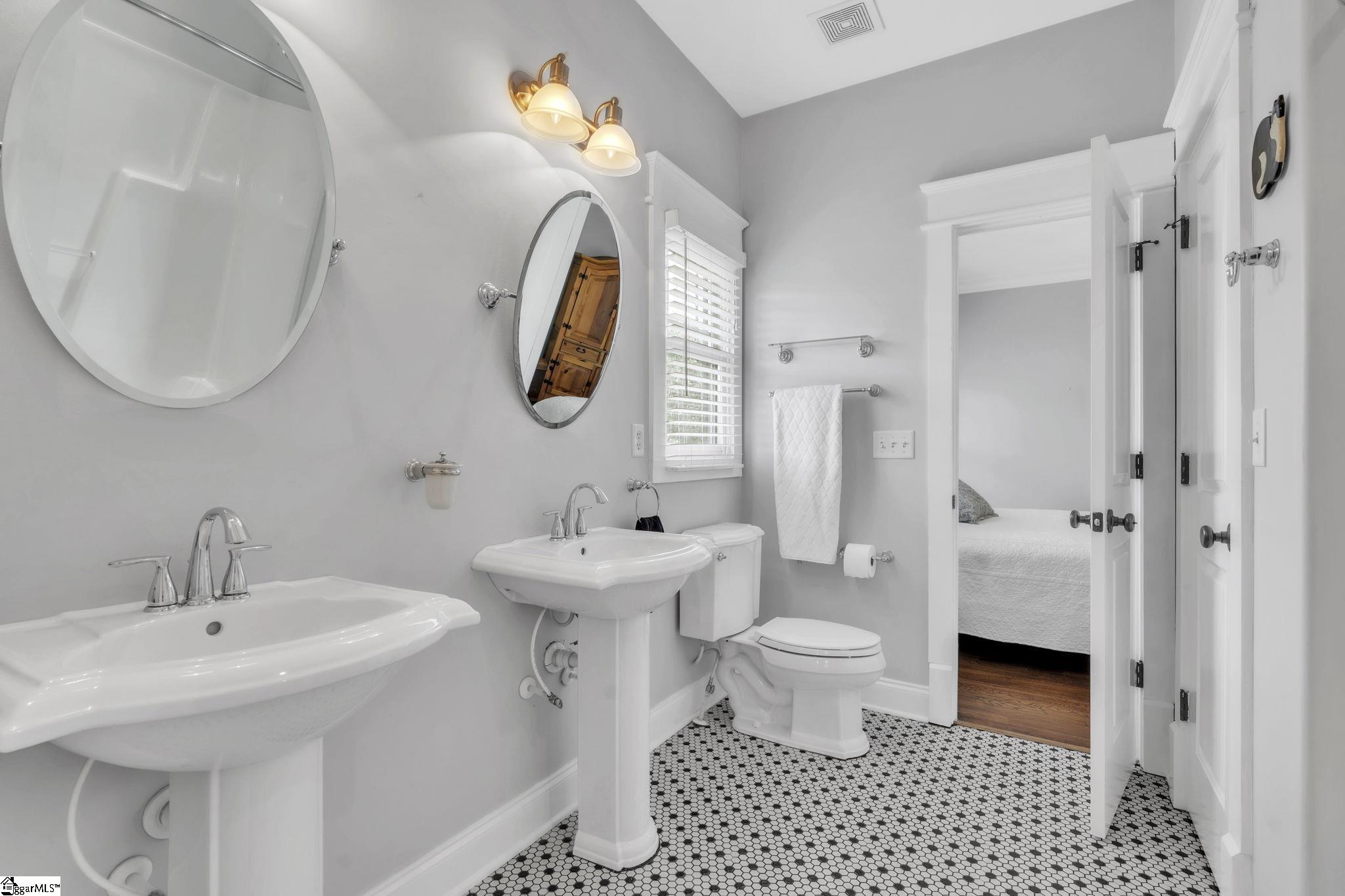 16 Plyler Drive Greenville, SC 29617