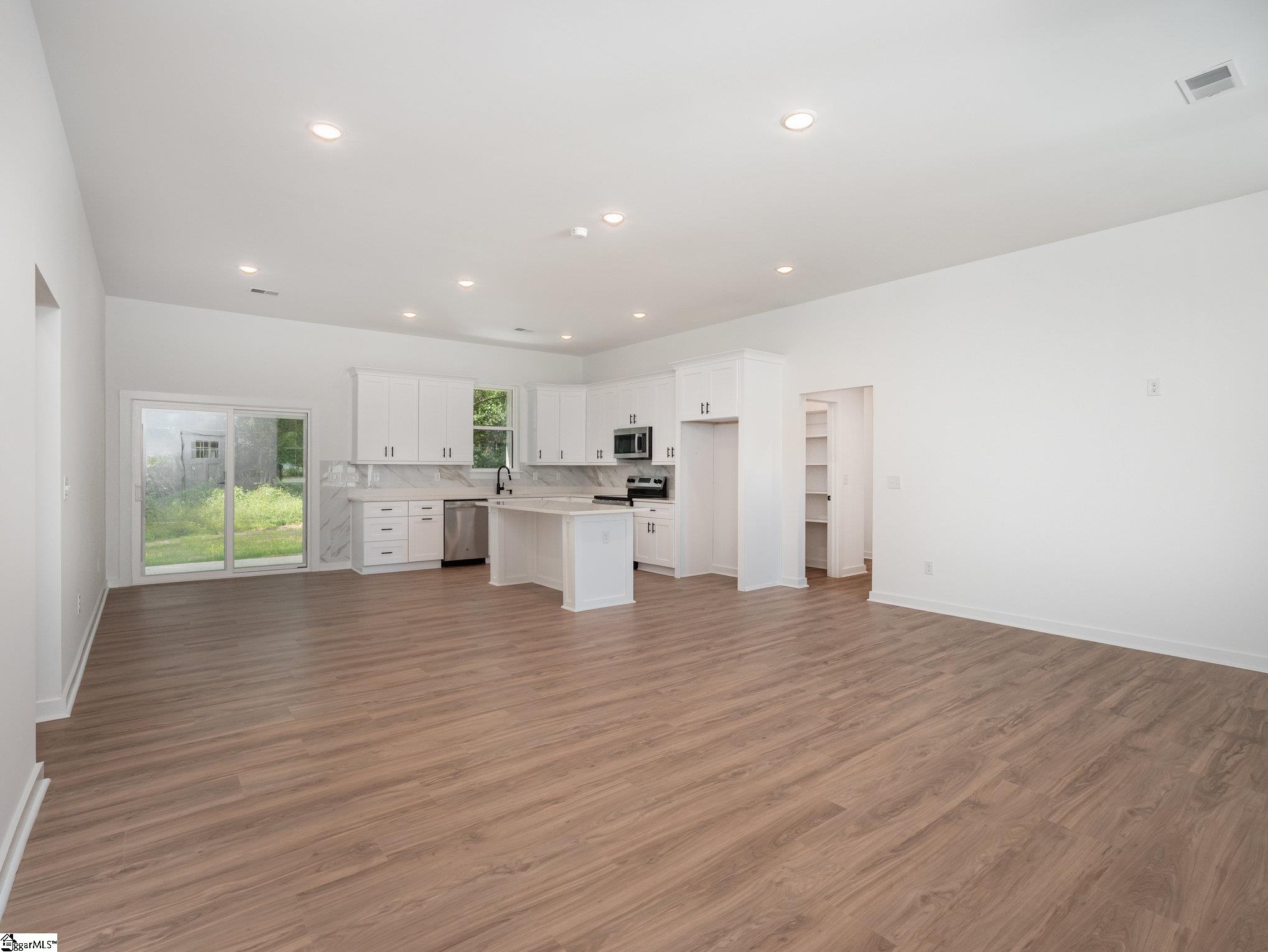 6 Gavin Place Taylors, SC 29687