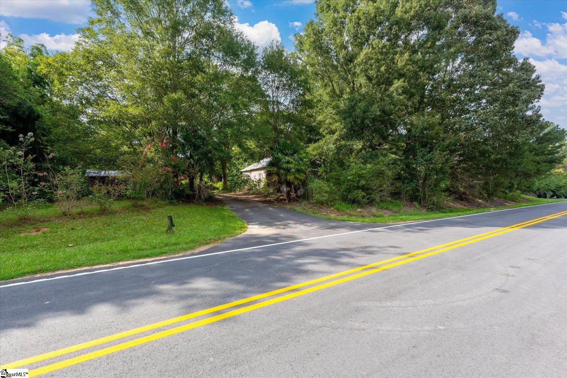 737 Burnt Mill Creek Road Mountville, SC 29370