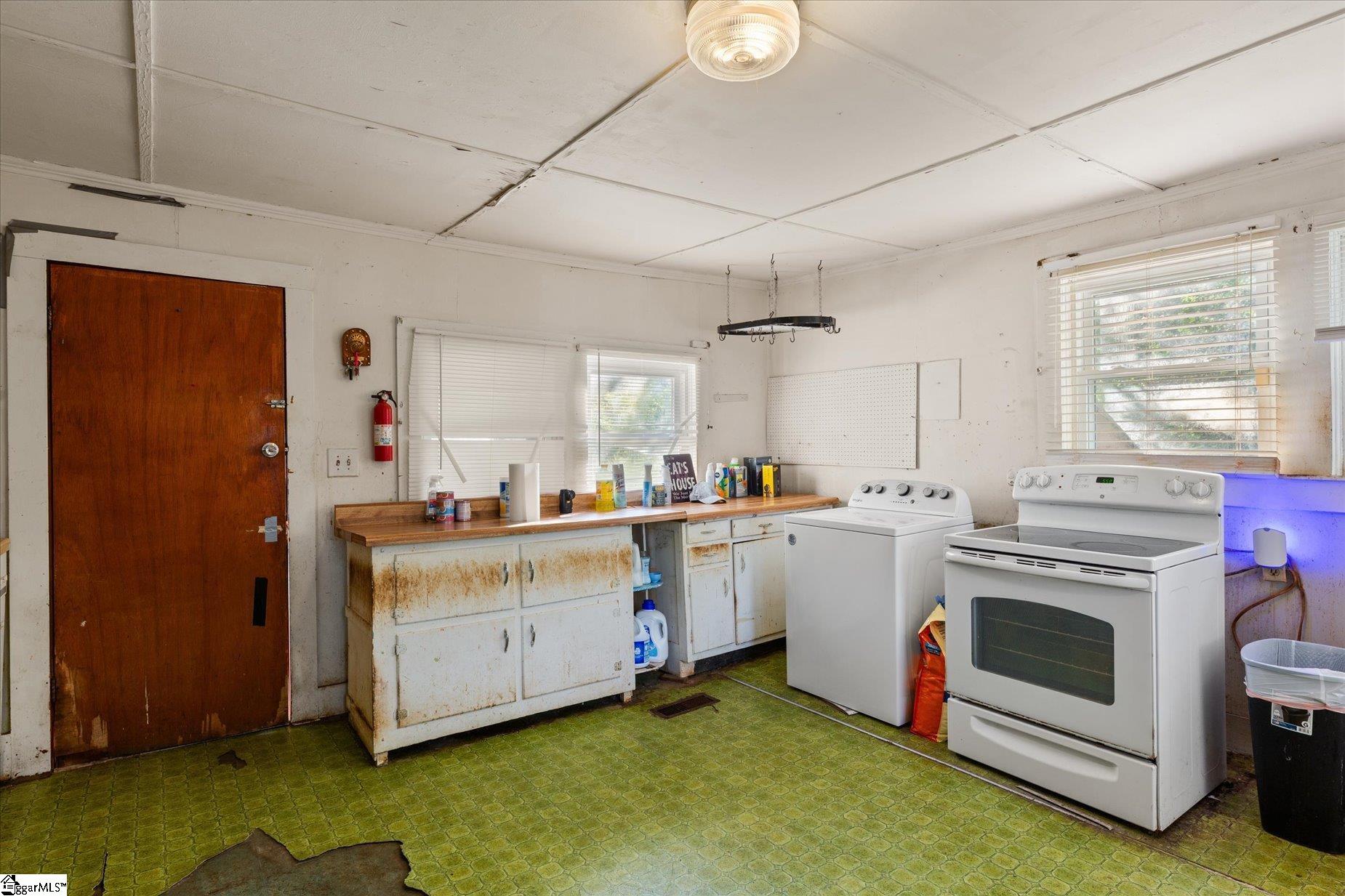 737 Burnt Mill Creek Road Mountville, SC 29370