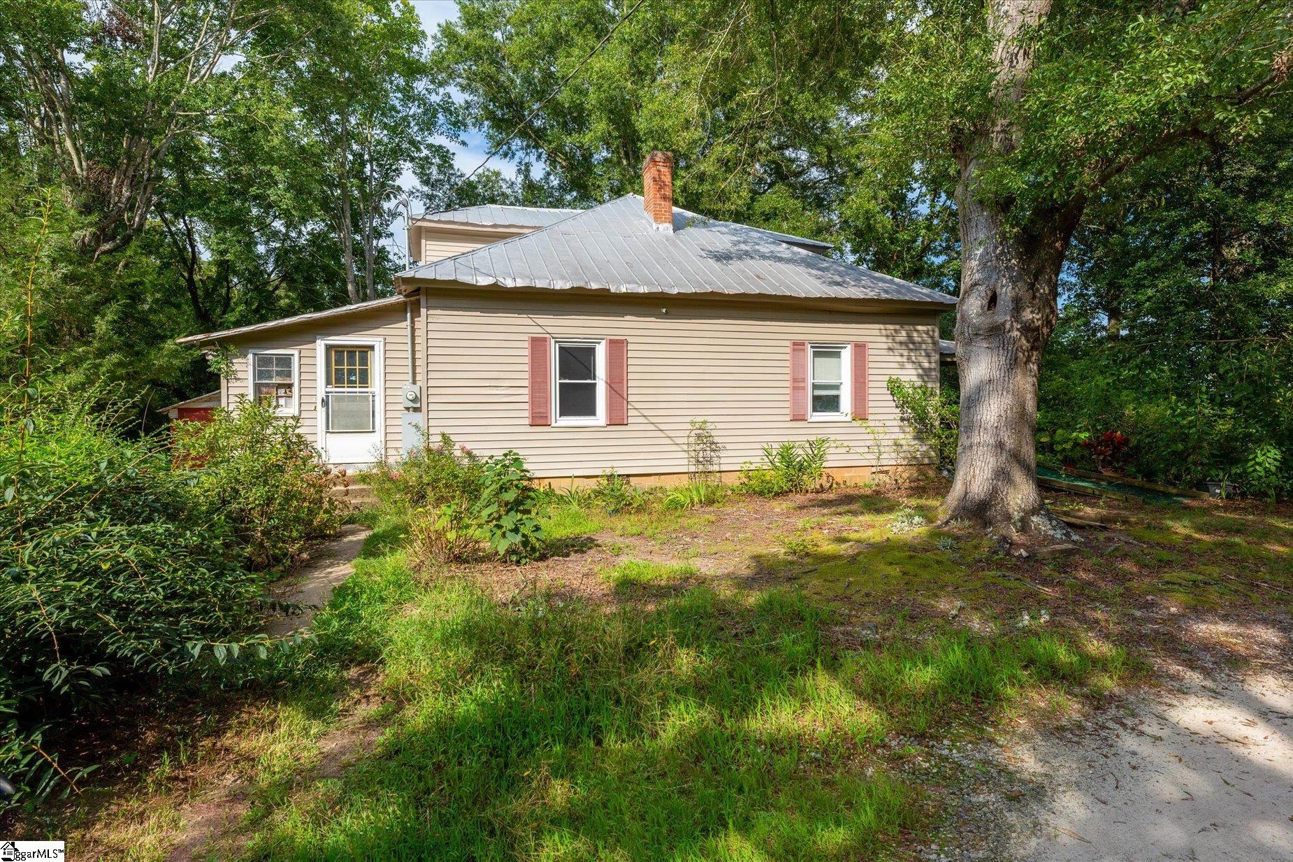 737 Burnt Mill Creek Road Mountville, SC 29370