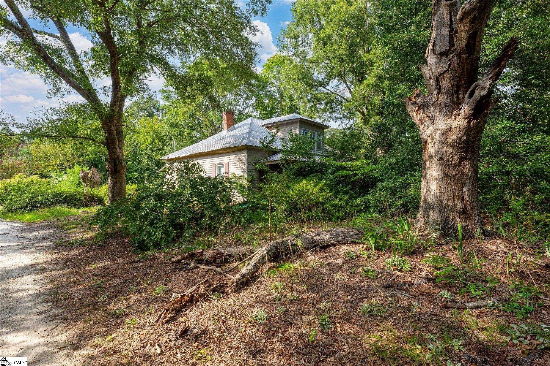 737 Burnt Mill Creek Road Mountville, SC 29370