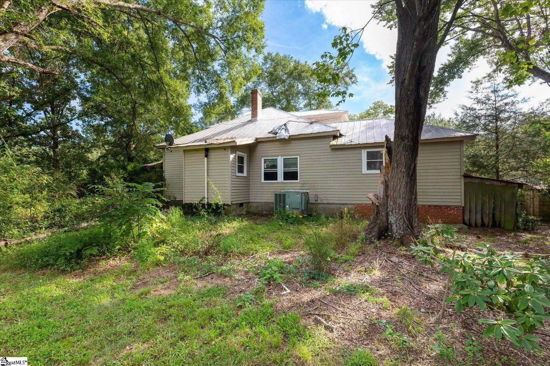 737 Burnt Mill Creek Road Mountville, SC 29370