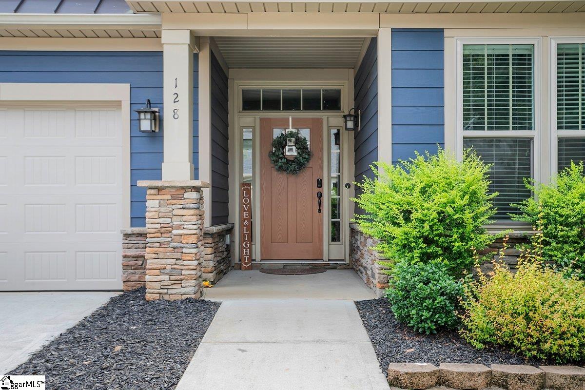 128 Summer Oak Lane Simpsonville, SC 29680