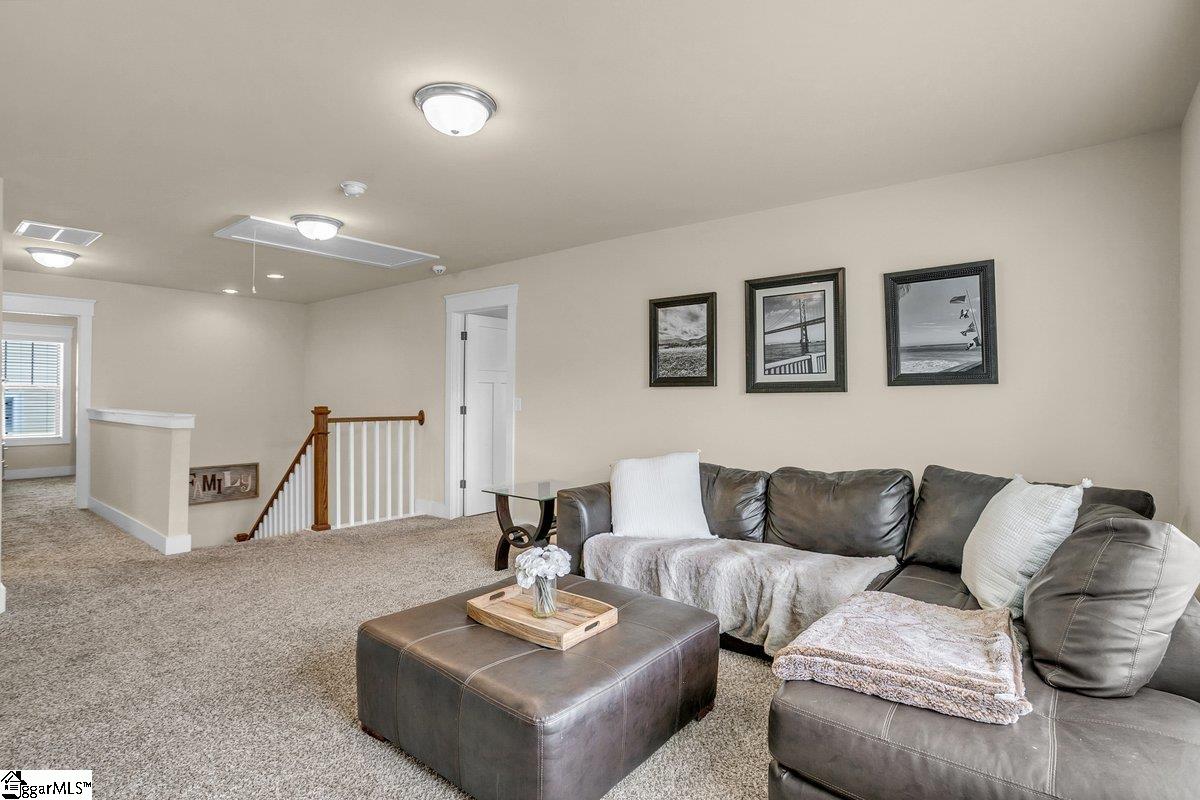 128 Summer Oak Lane Simpsonville, SC 29680