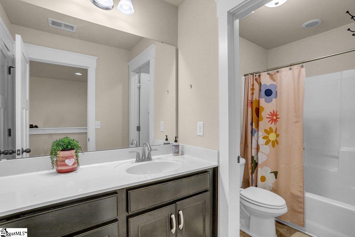 128 Summer Oak Lane Simpsonville, SC 29680
