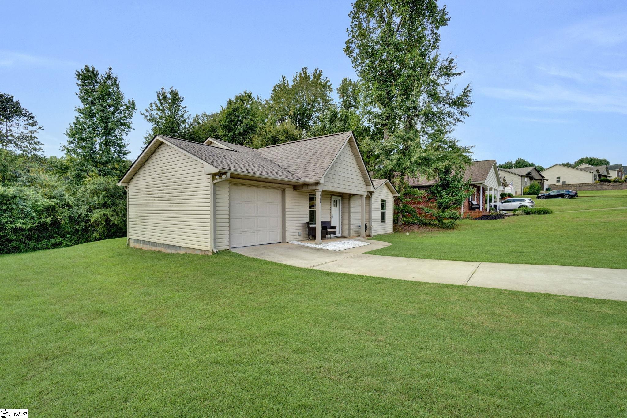 422 Mount Hood Drive Inman, SC 29349