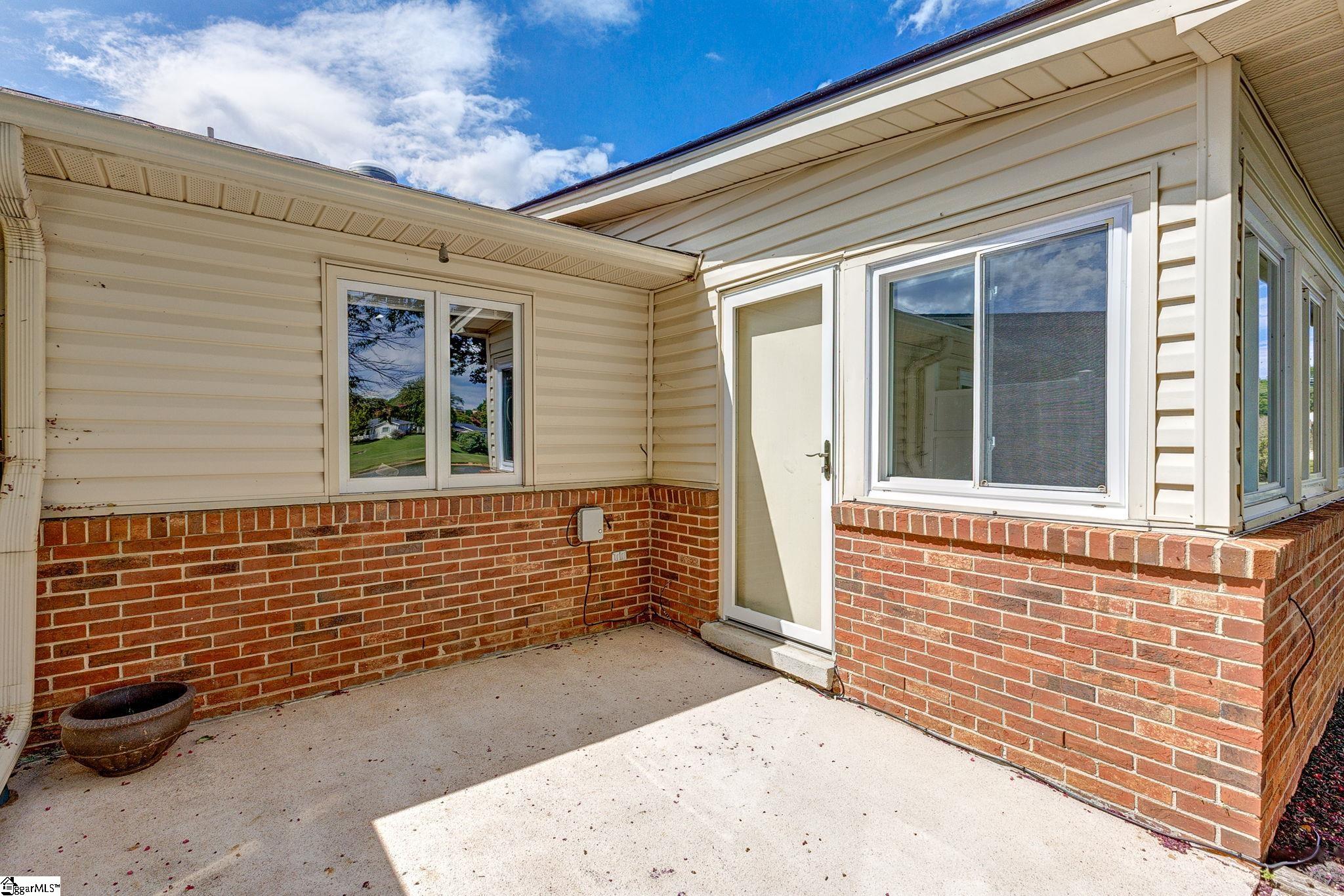 101 Lakeside Court Greenville, SC 29615
