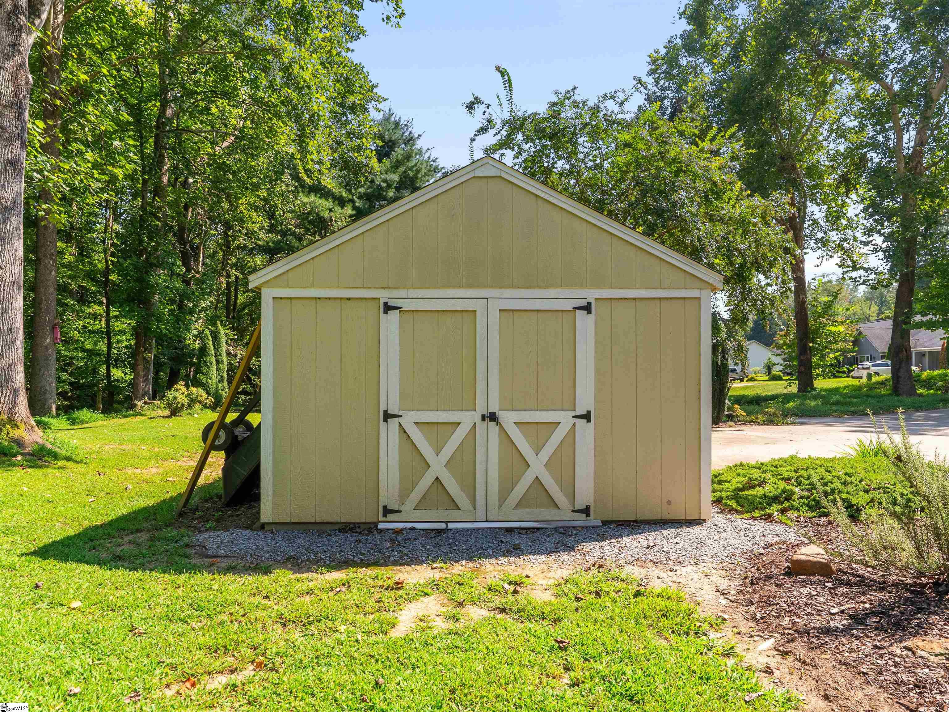 19 Lynnbrook Way Columbus, NC 28722