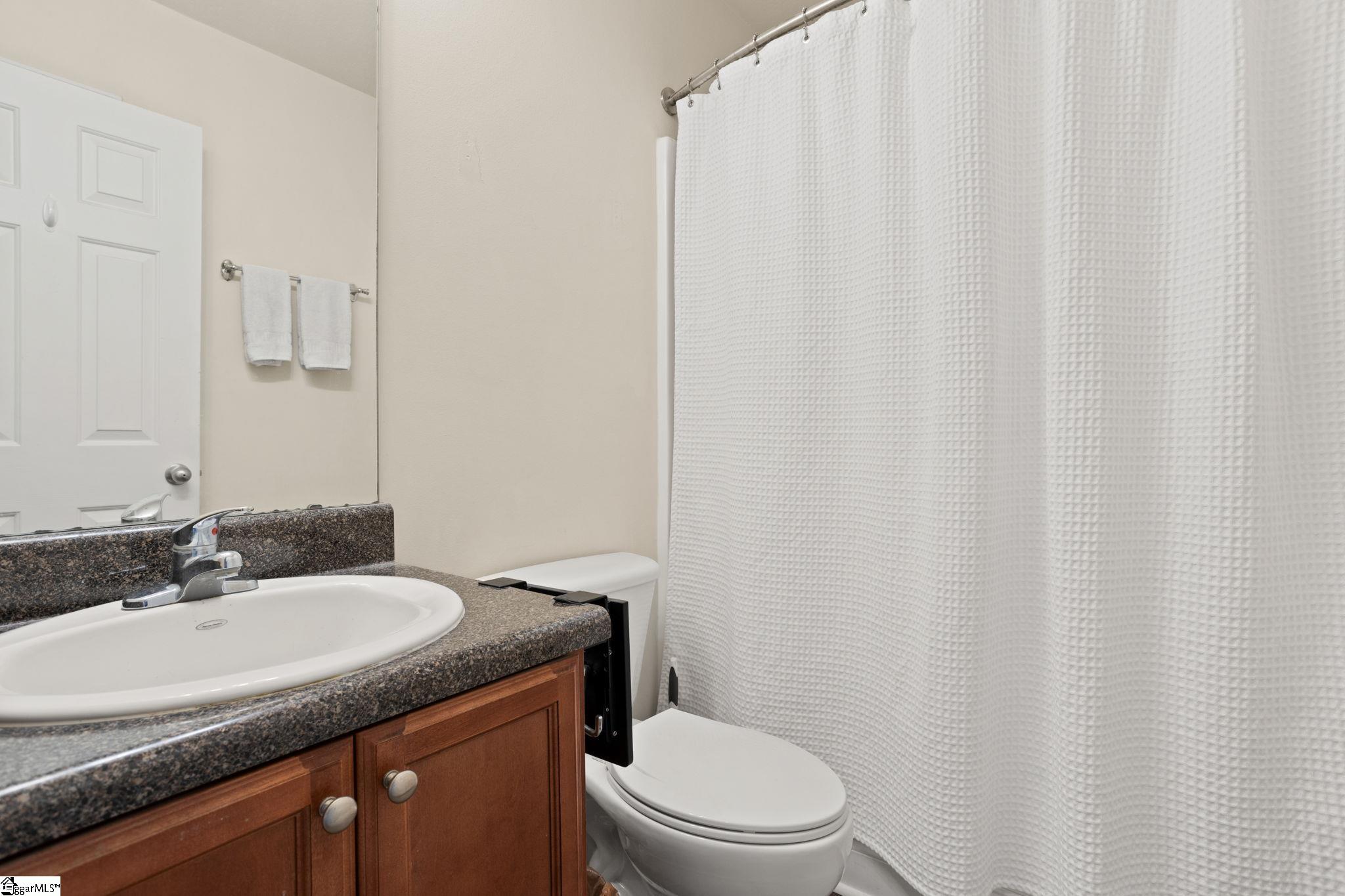 5 Calalla Court Taylors, SC 29687-5471