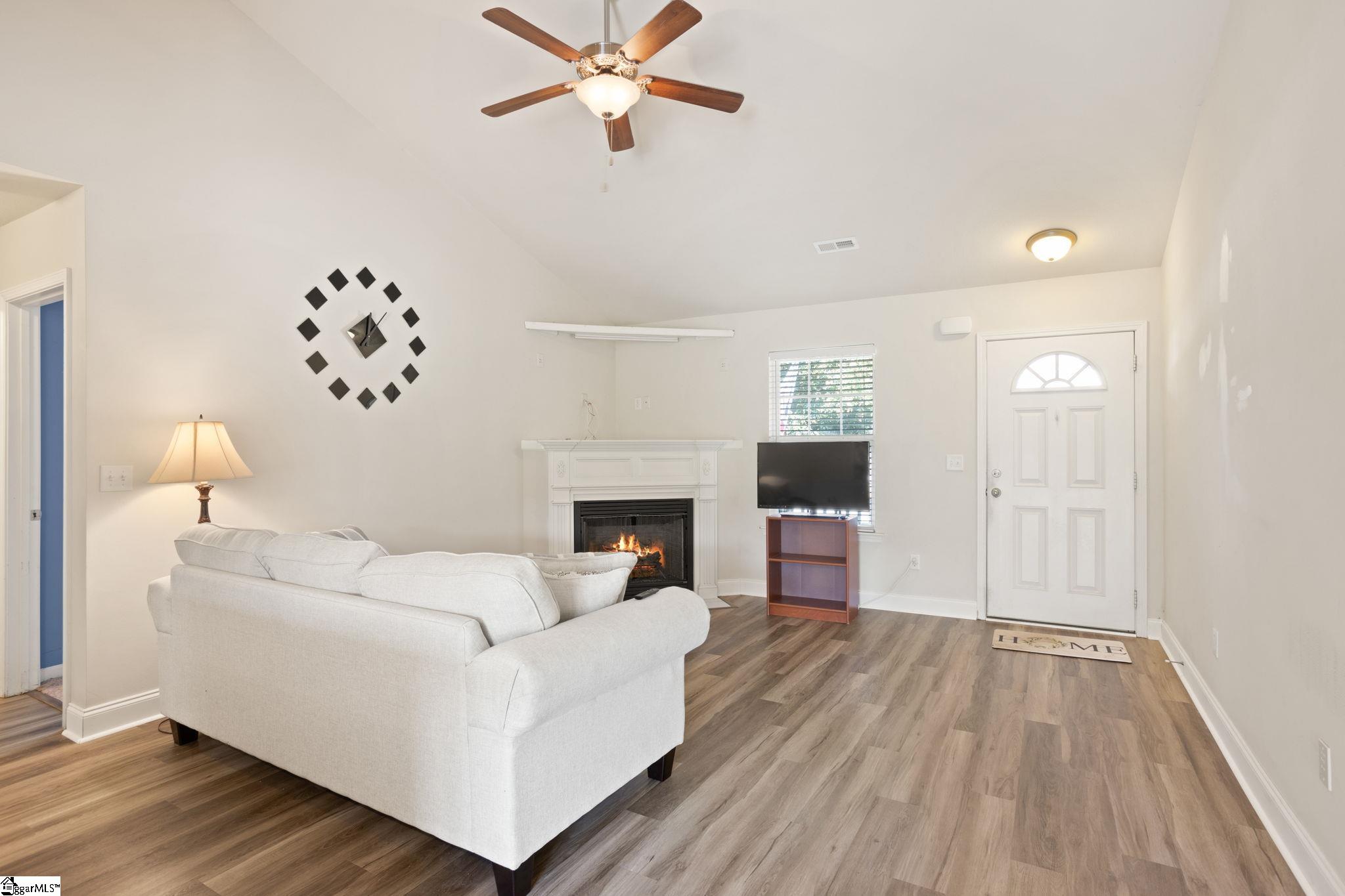 5 Calalla Court Taylors, SC 29687-5471