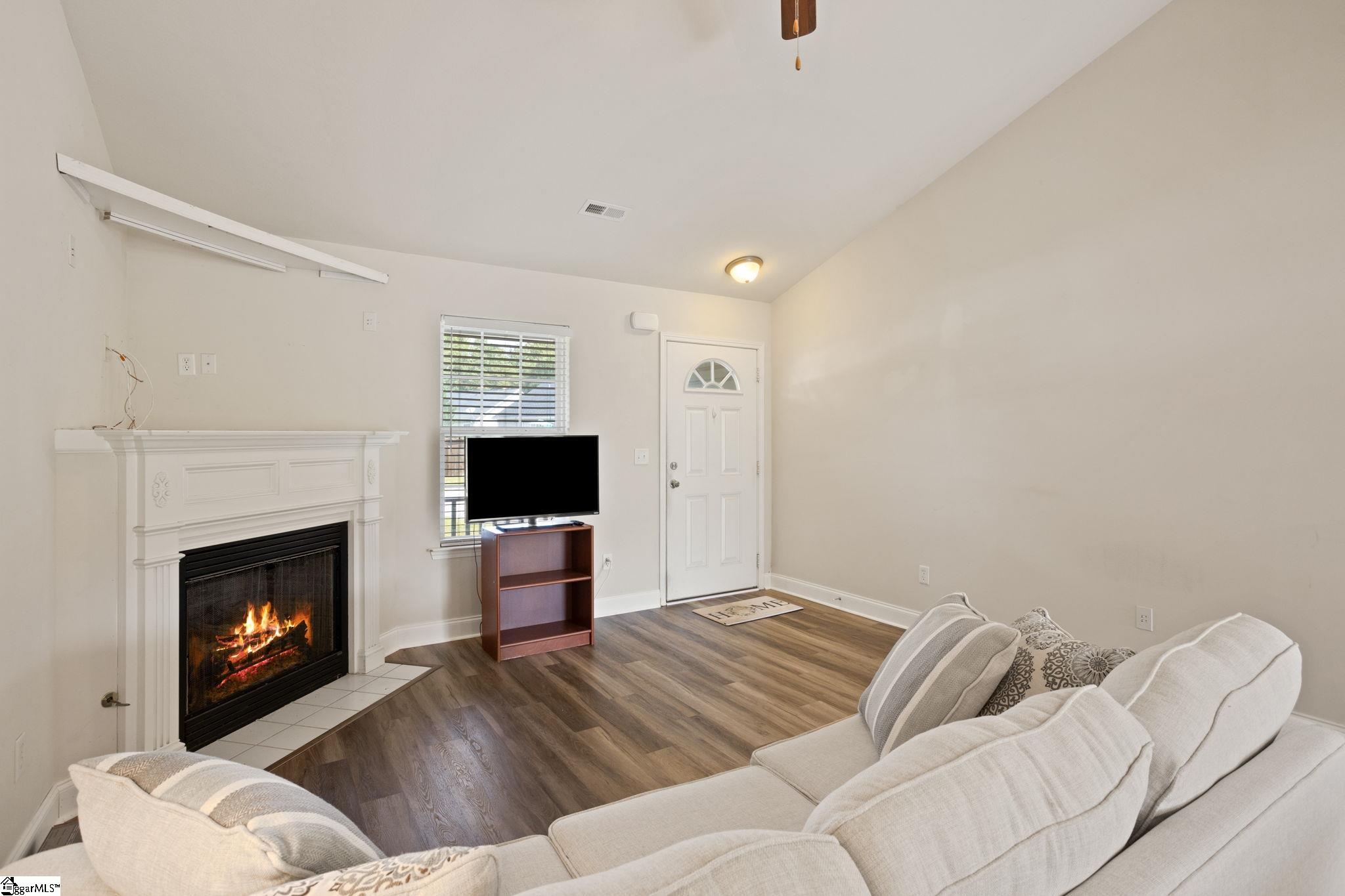 5 Calalla Court Taylors, SC 29687-5471