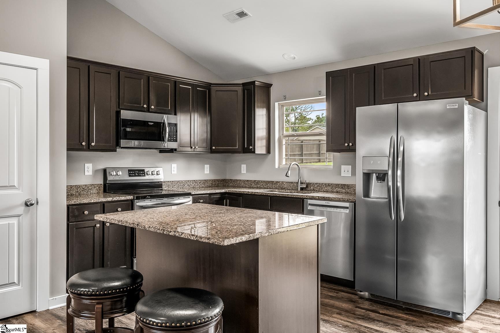 1609 Currys Lake Road Gray Court, SC 29645