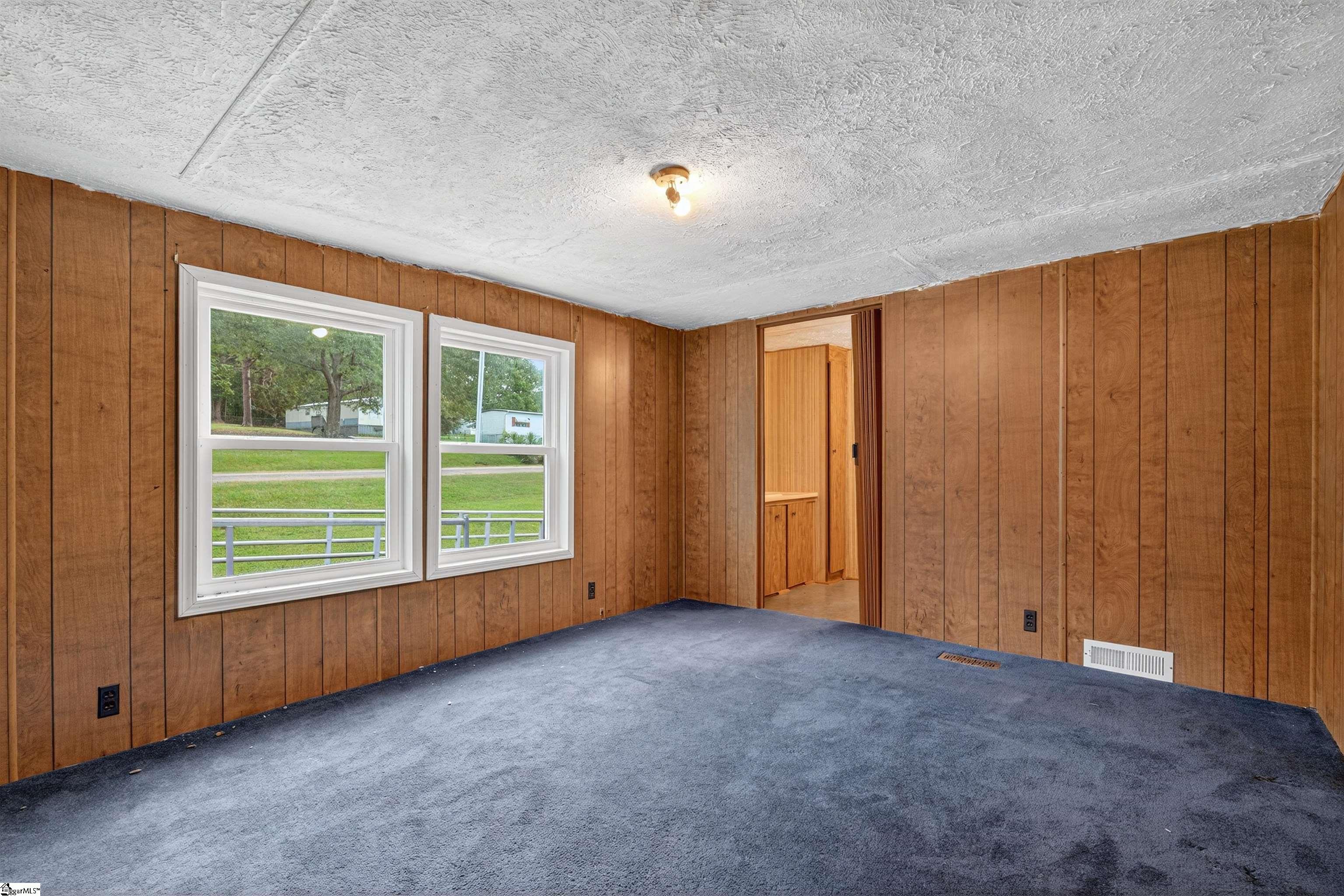 115 Riverview Park Cowpens, SC 29330