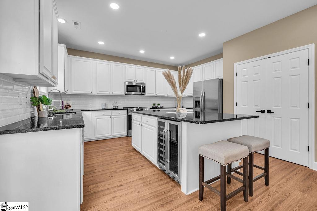 4 Breezewood Court Greenville, SC 29607