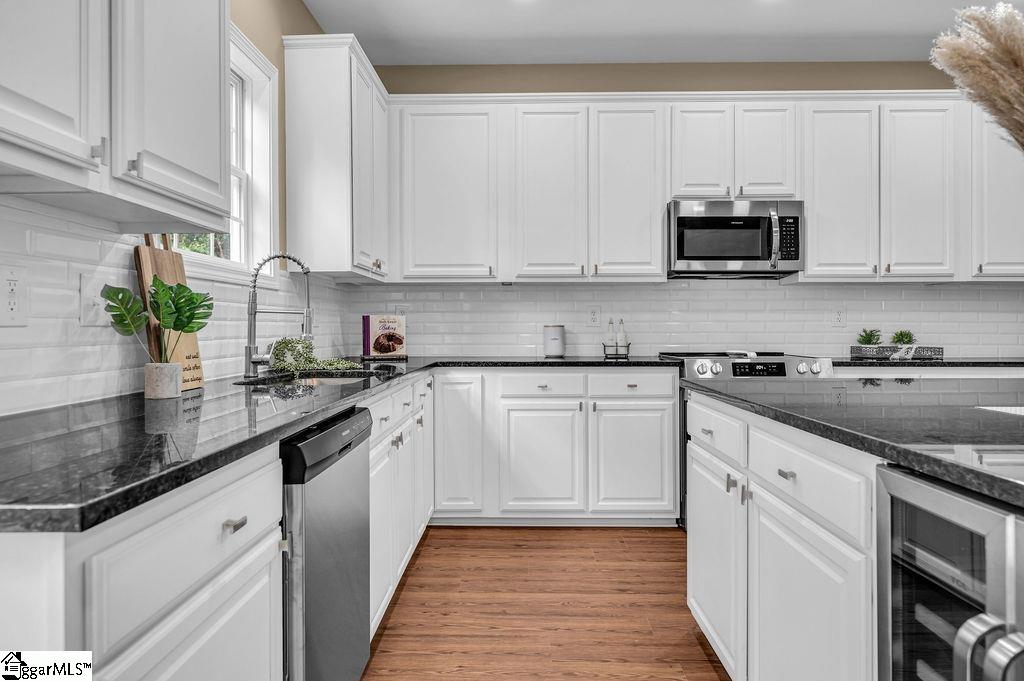 4 Breezewood Court Greenville, SC 29607