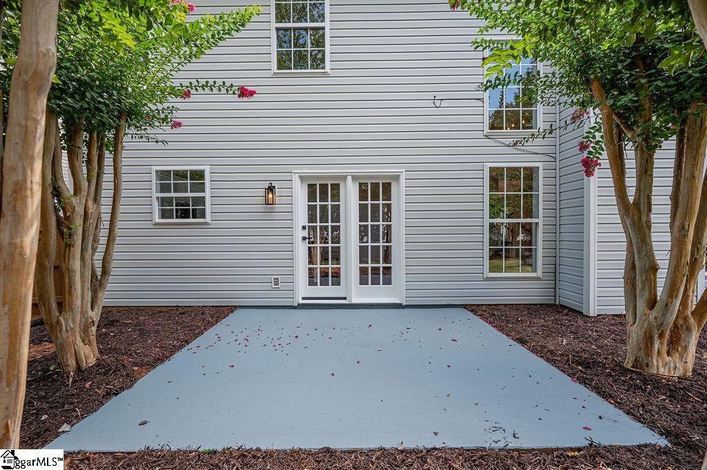 4 Breezewood Court Greenville, SC 29607