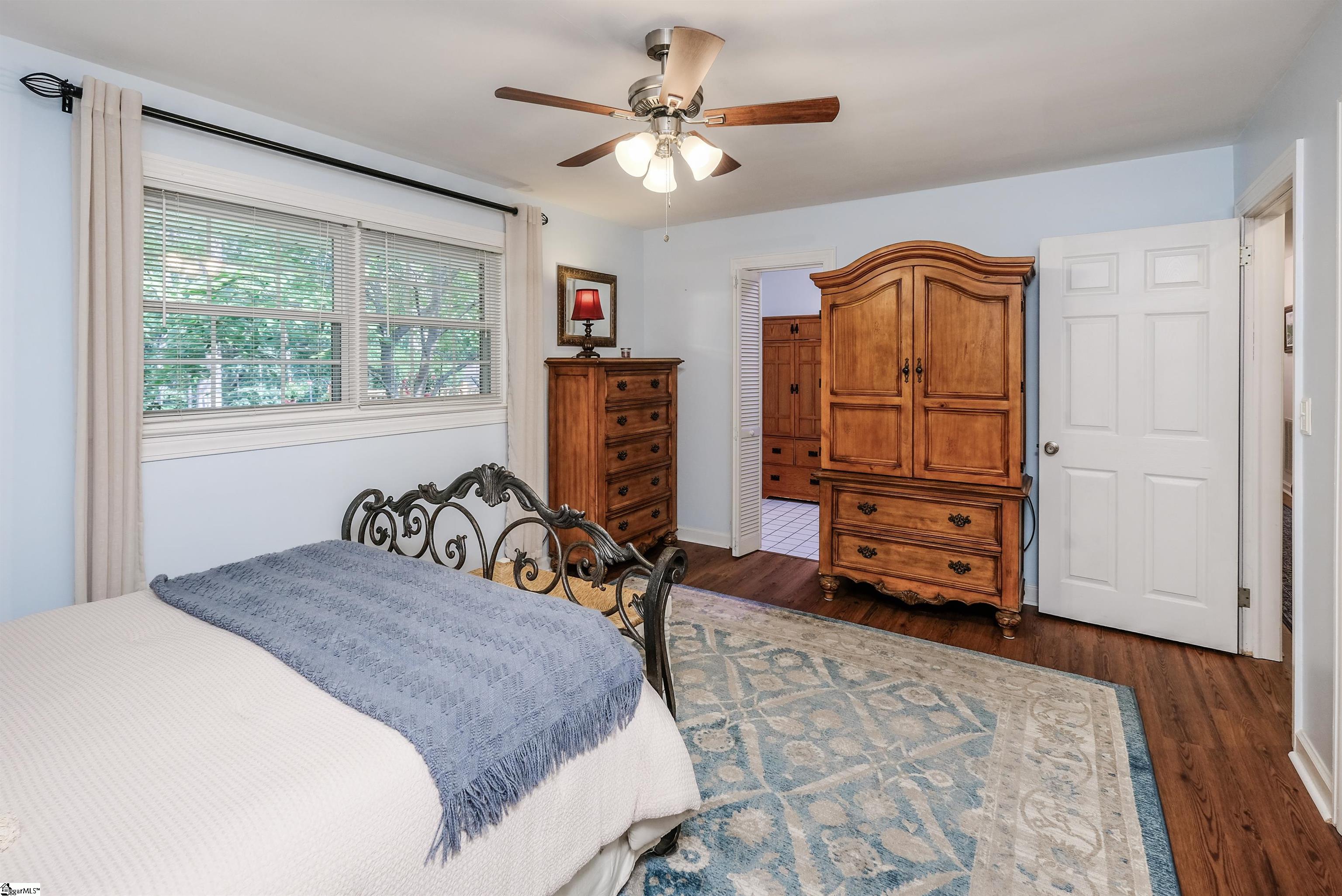 211 N Rockview Drive Greenville, SC 29609-6323