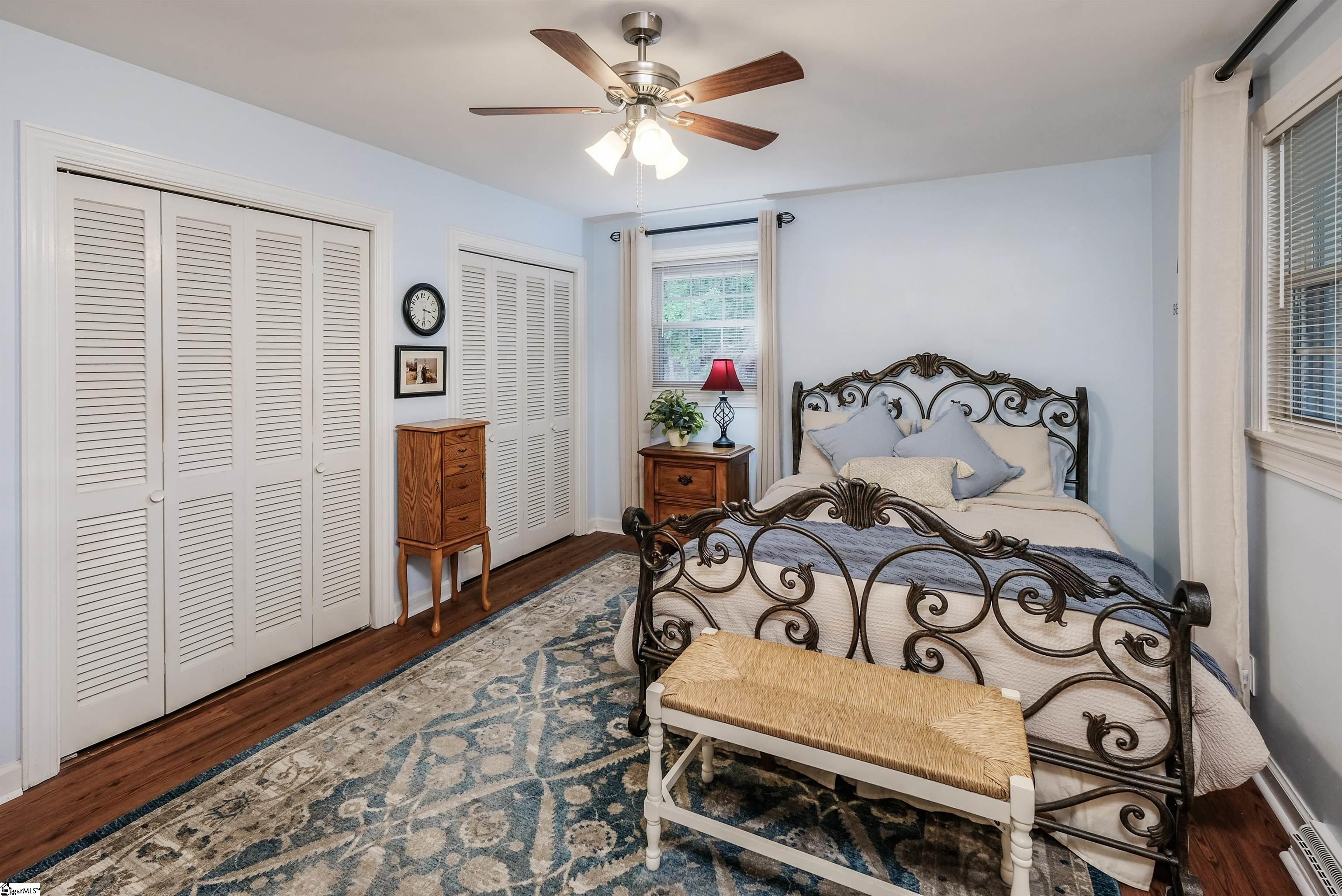 211 N Rockview Drive Greenville, SC 29609-6323