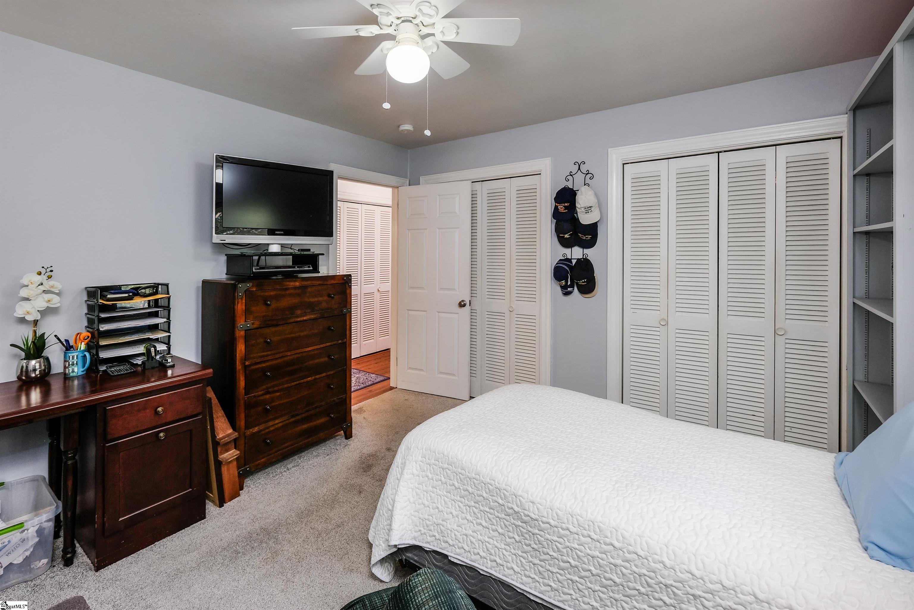 211 N Rockview Drive Greenville, SC 29609-6323