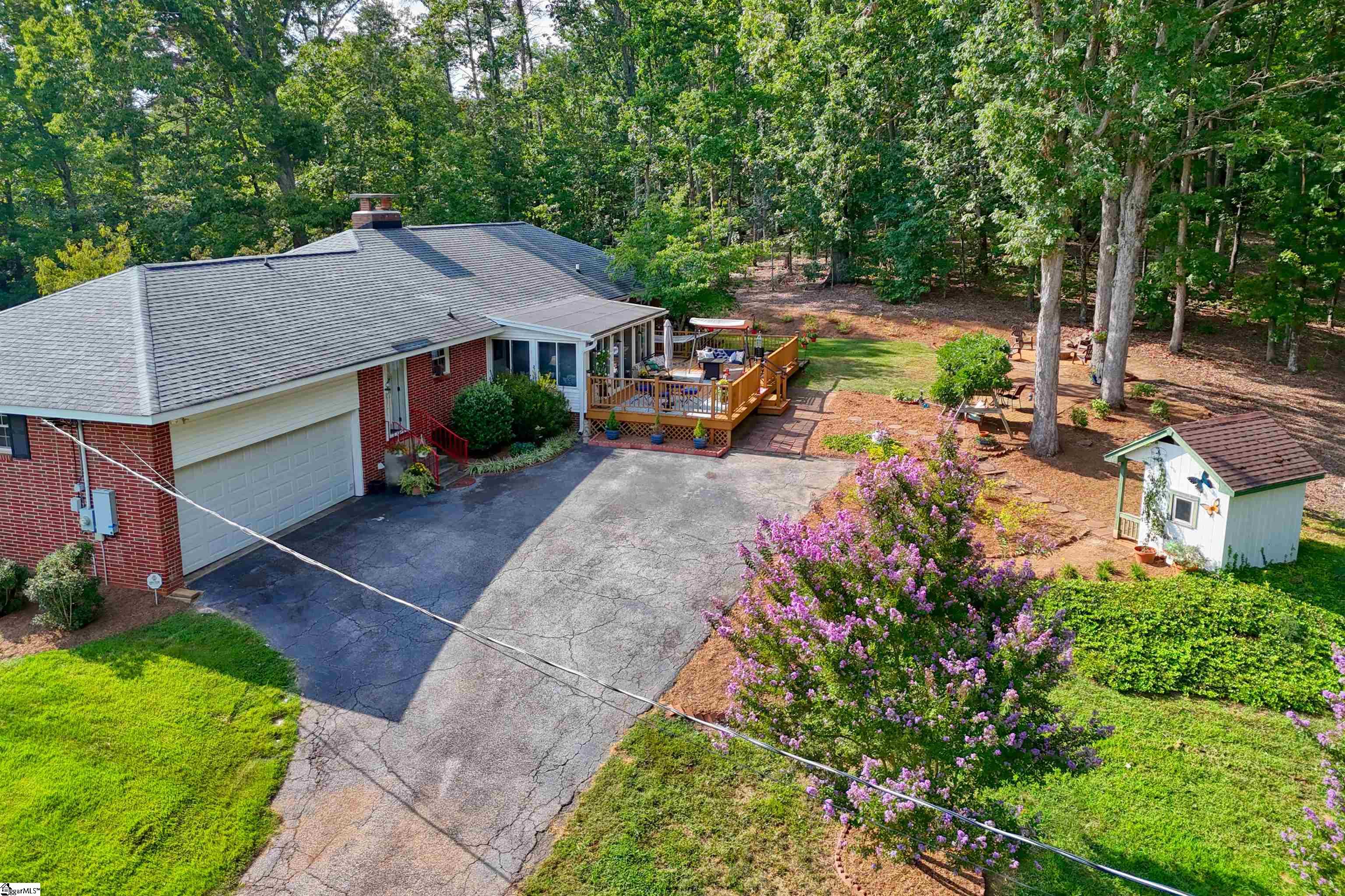211 N Rockview Drive Greenville, SC 29609-6323