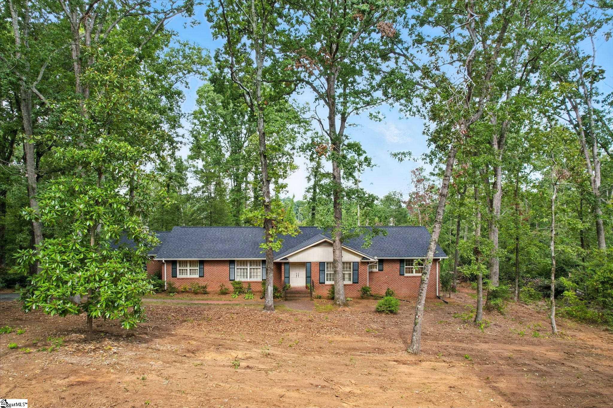 111 Rolling Green Circle Greenville, SC 29615