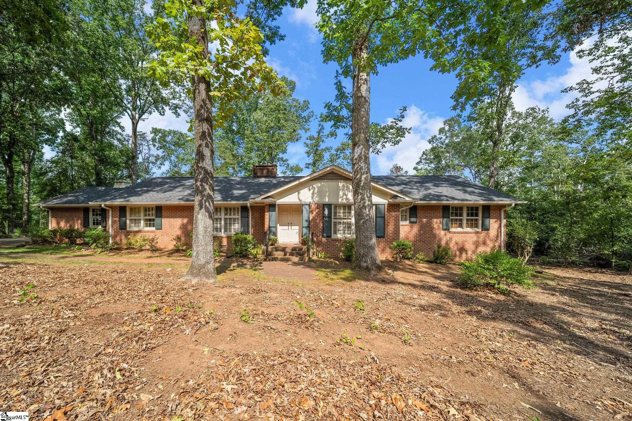111 Rolling Green Circle Greenville, SC 29615
