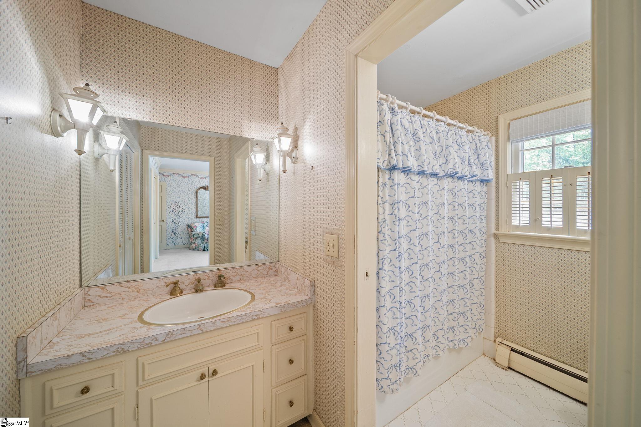 111 Rolling Green Circle Greenville, SC 29615