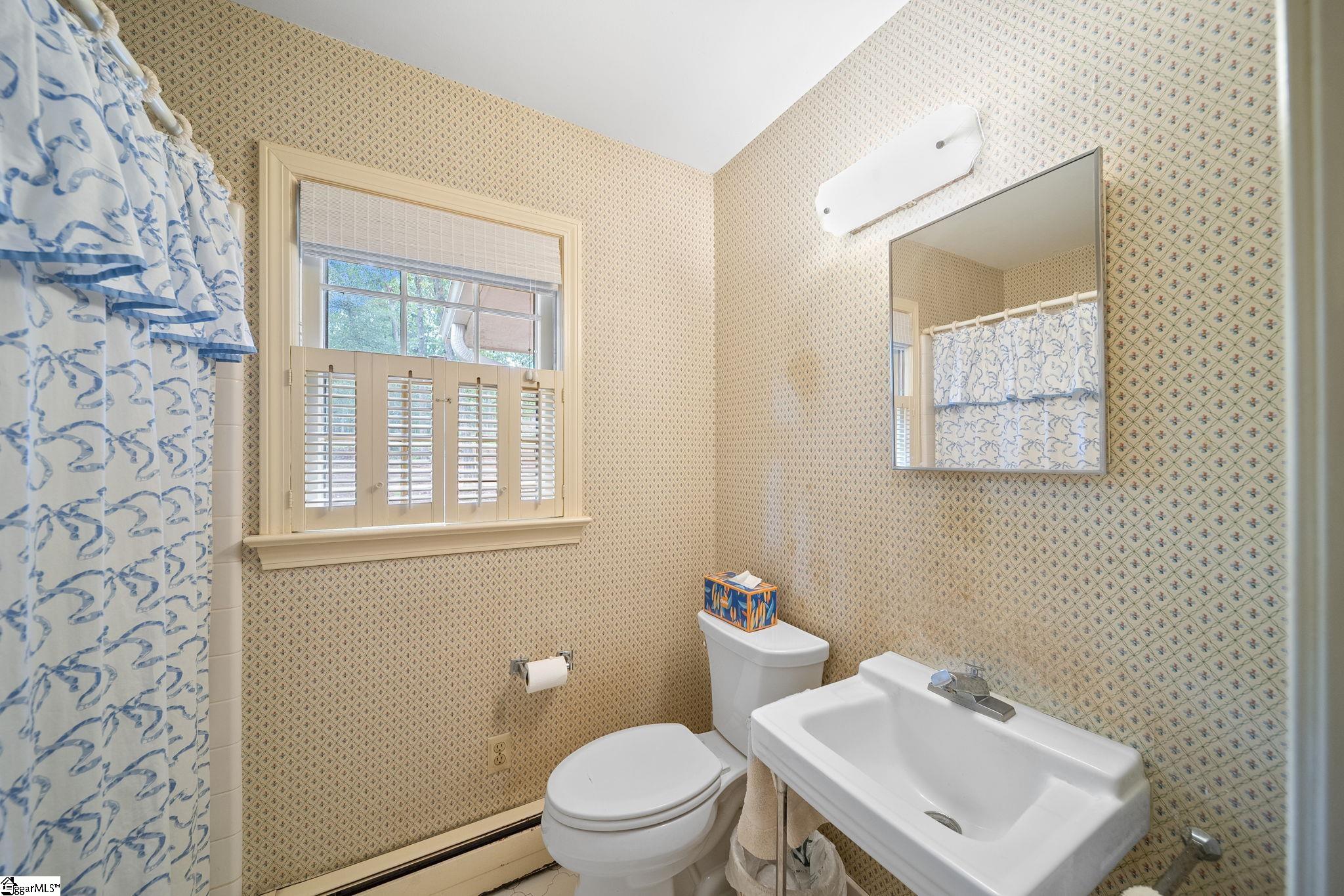 111 Rolling Green Circle Greenville, SC 29615