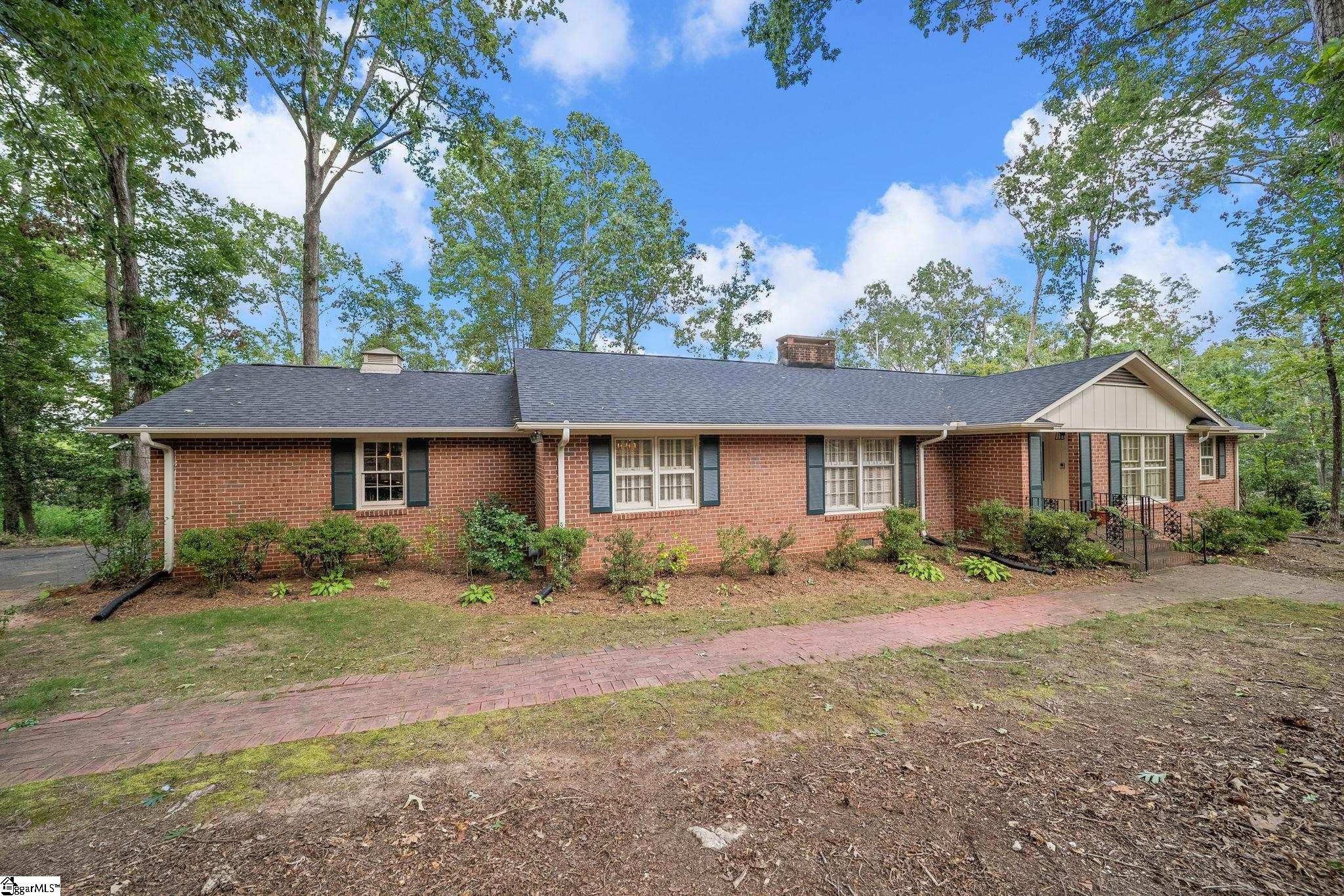 111 Rolling Green Circle Greenville, SC 29615
