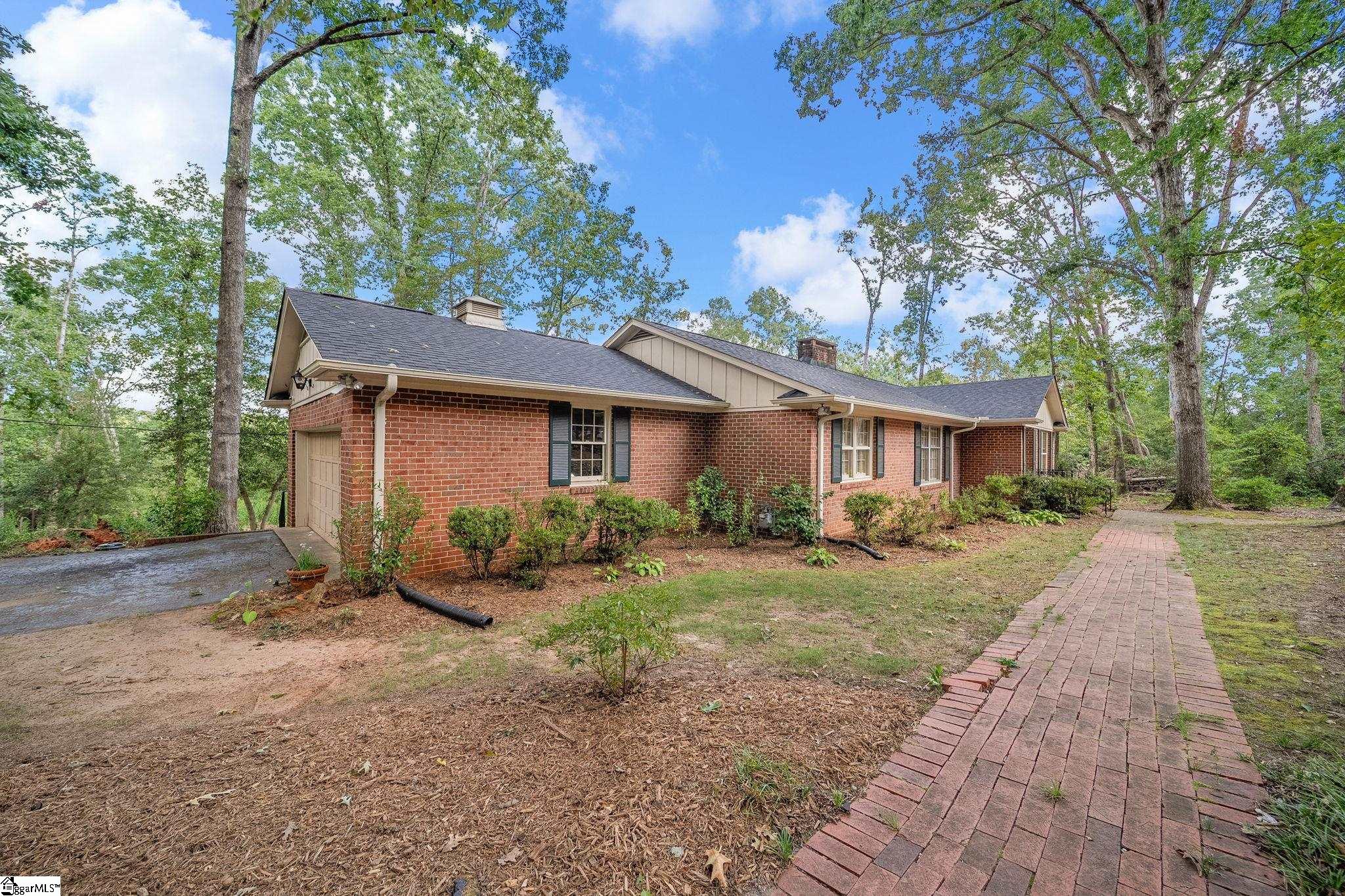 111 Rolling Green Circle Greenville, SC 29615