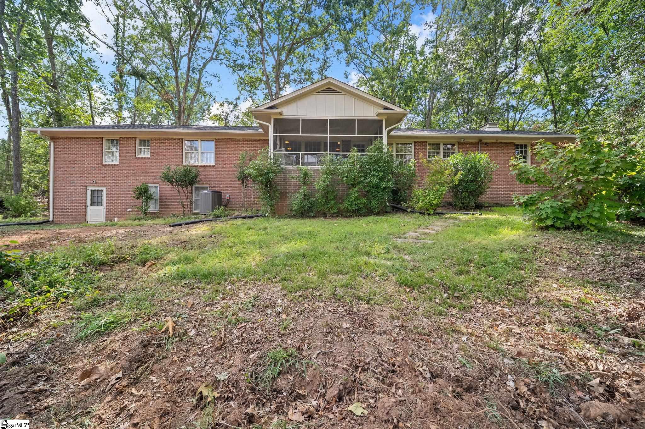 111 Rolling Green Circle Greenville, SC 29615