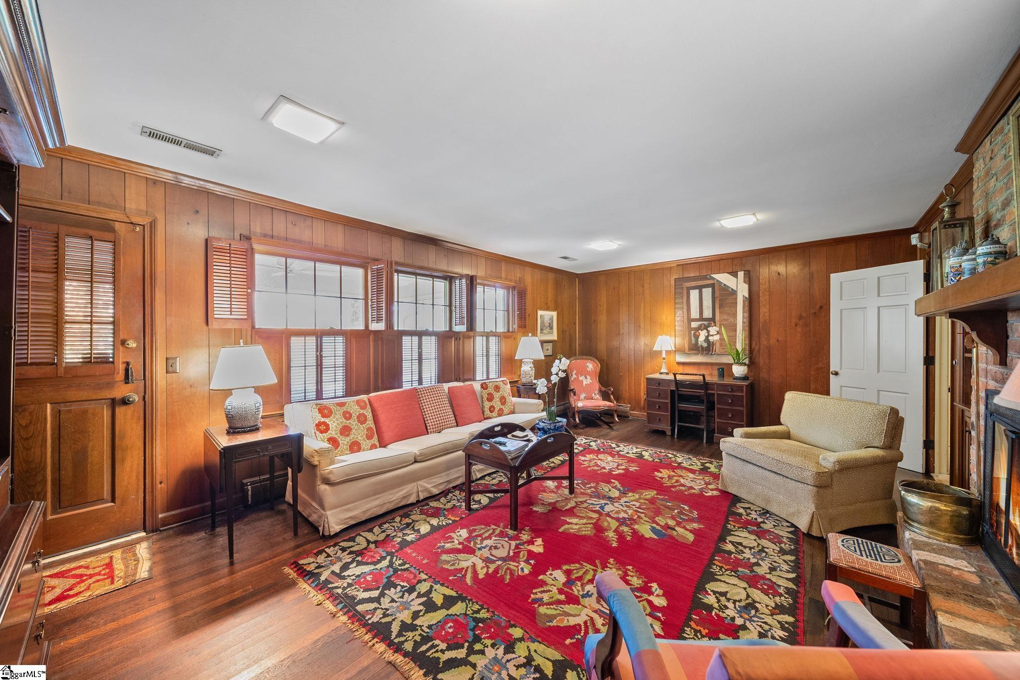 111 Rolling Green Circle Greenville, SC 29615