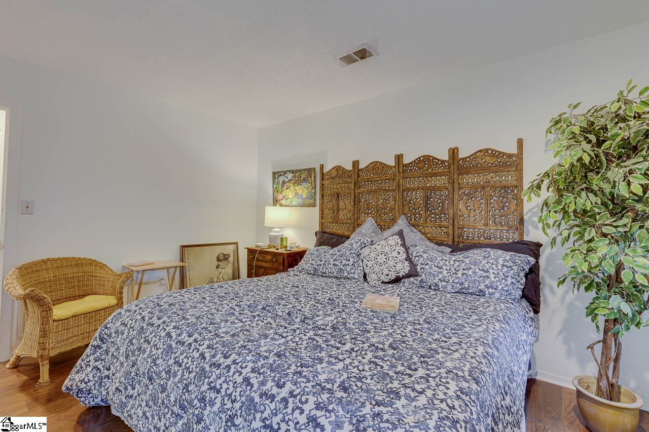 221 Saratoga Drive Greer, SC 29650