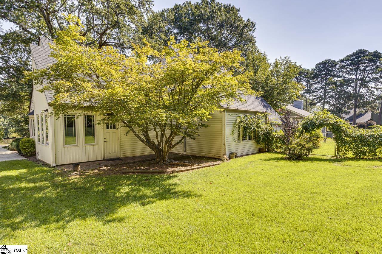 221 Saratoga Drive Greer, SC 29650