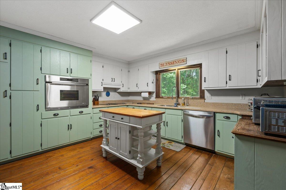 100 Caroline Drive Roebuck, SC 29376