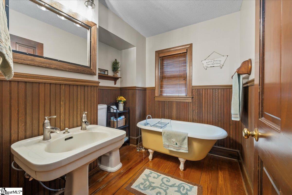 100 Caroline Drive Roebuck, SC 29376