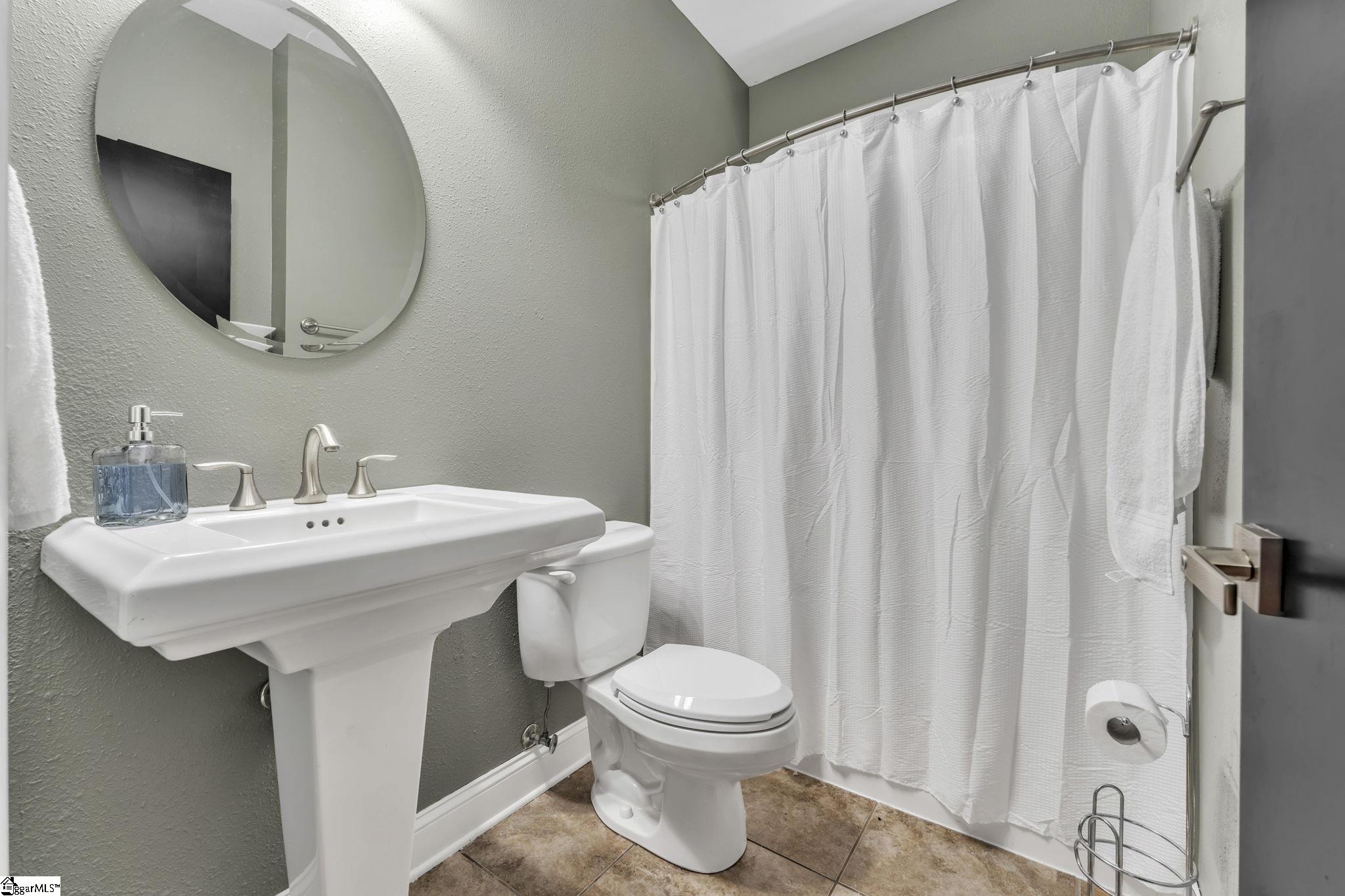 207 Devonhurst Drive Seneca, SC 29678